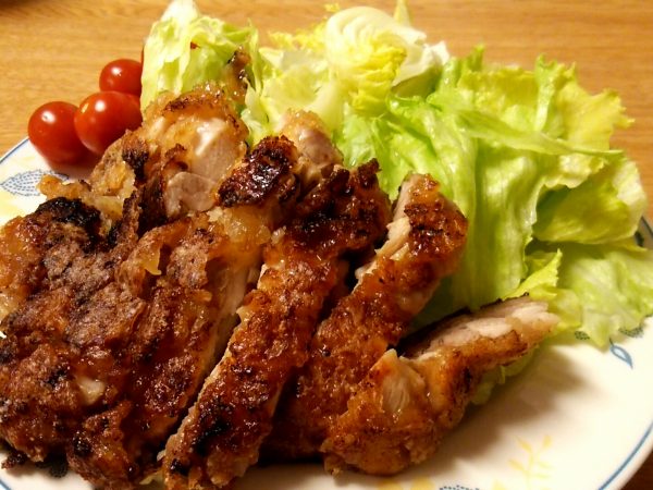 長野の郷土料理、鶏肉の山賊焼き（もも肉）